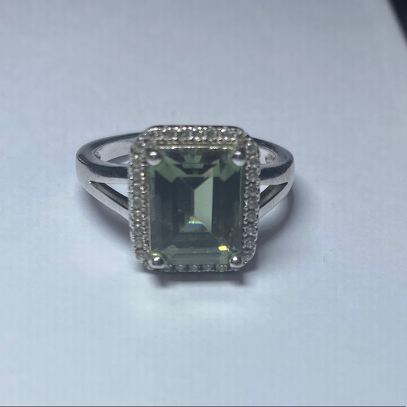 Ring - Picture 4 of 5